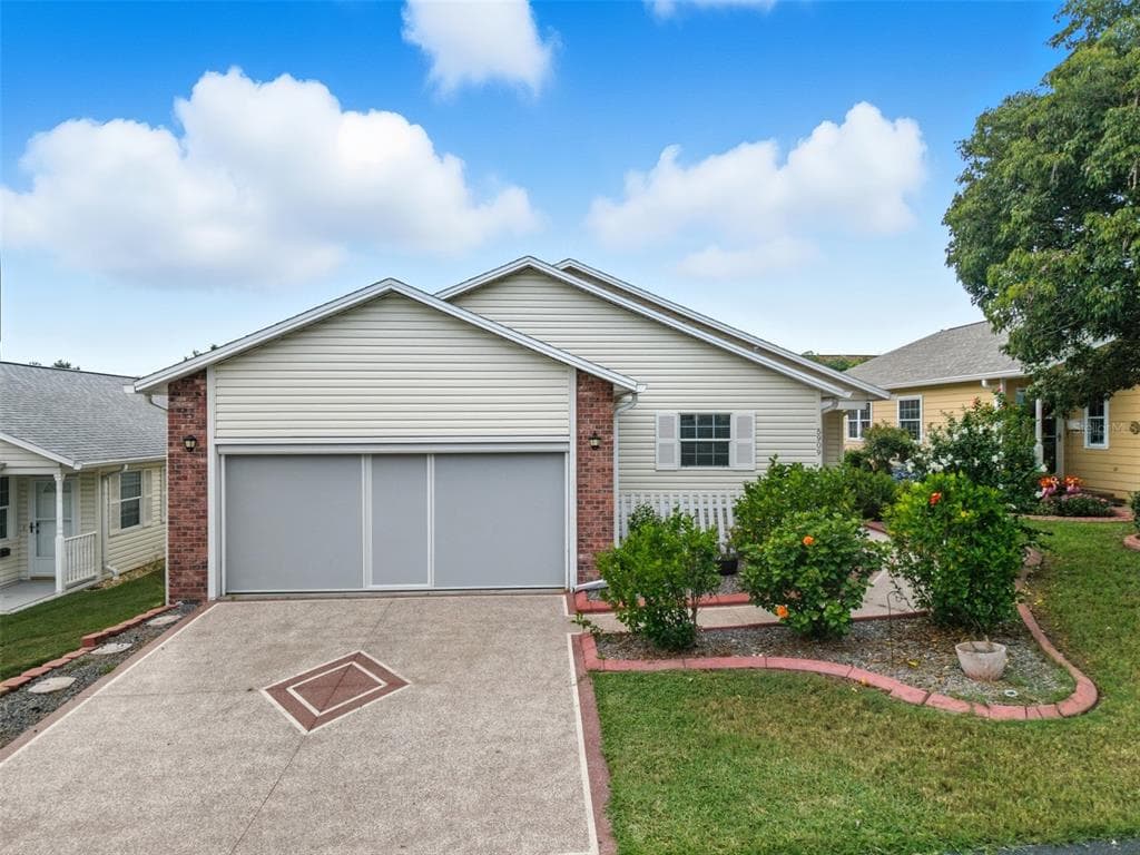 5909 YORKSHIRE DRIVE ZEPHYRHILLS, FL 33542