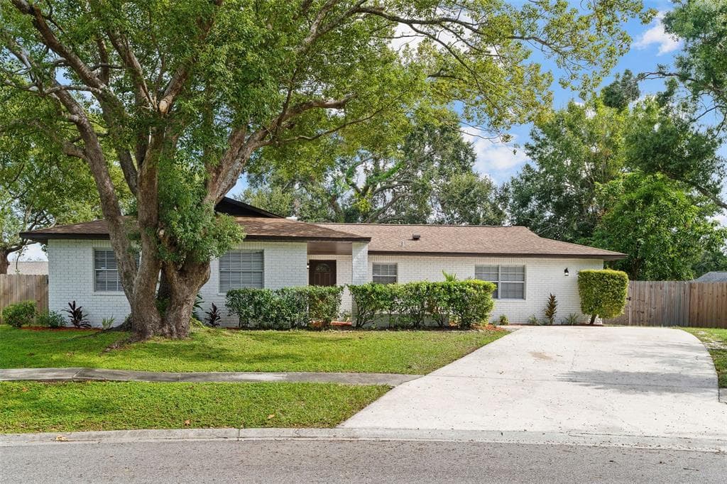 5207 BURR PLACE SEFFNER, FL 33584