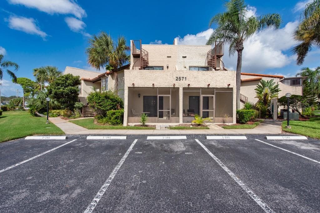 2571 CYPRUS DRIVE UNIT 1-102 PALM HARBOR, FL 34684