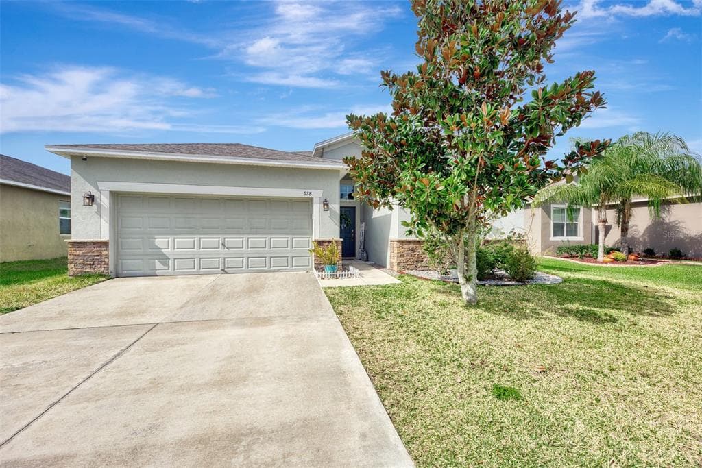 928 MEADOW GLADE DRIVE RUSKIN, FL 33570