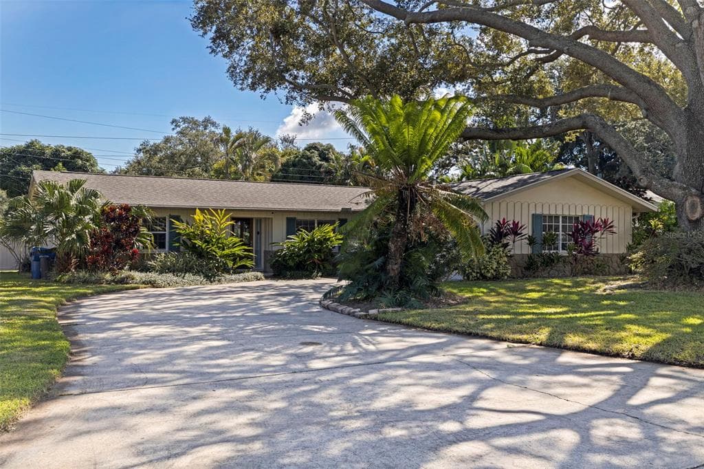 925 IRENE AVENUE LARGO, FL 33771