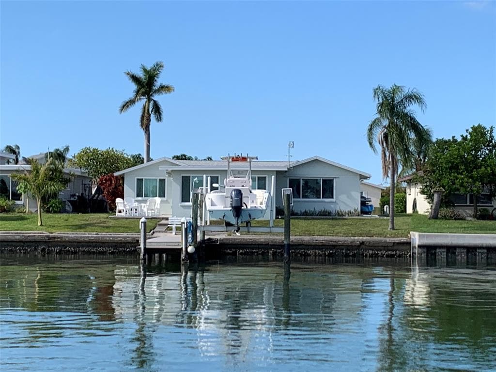 241 176TH AVENUE E REDINGTON SHORES, FL 33708