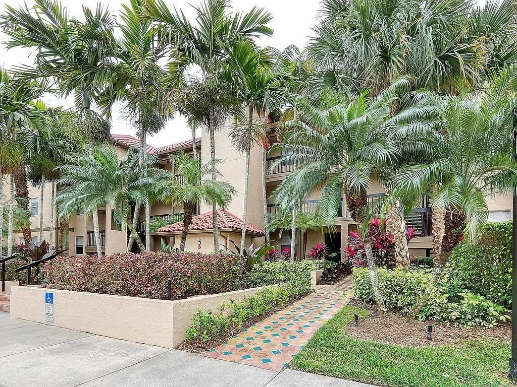 2400 FEATHER SOUND DRIVE UNIT 534 CLEARWATER, FL 33762