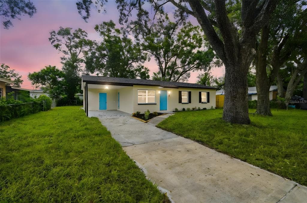 8014 SANE PLACE TAMPA, FL 33610