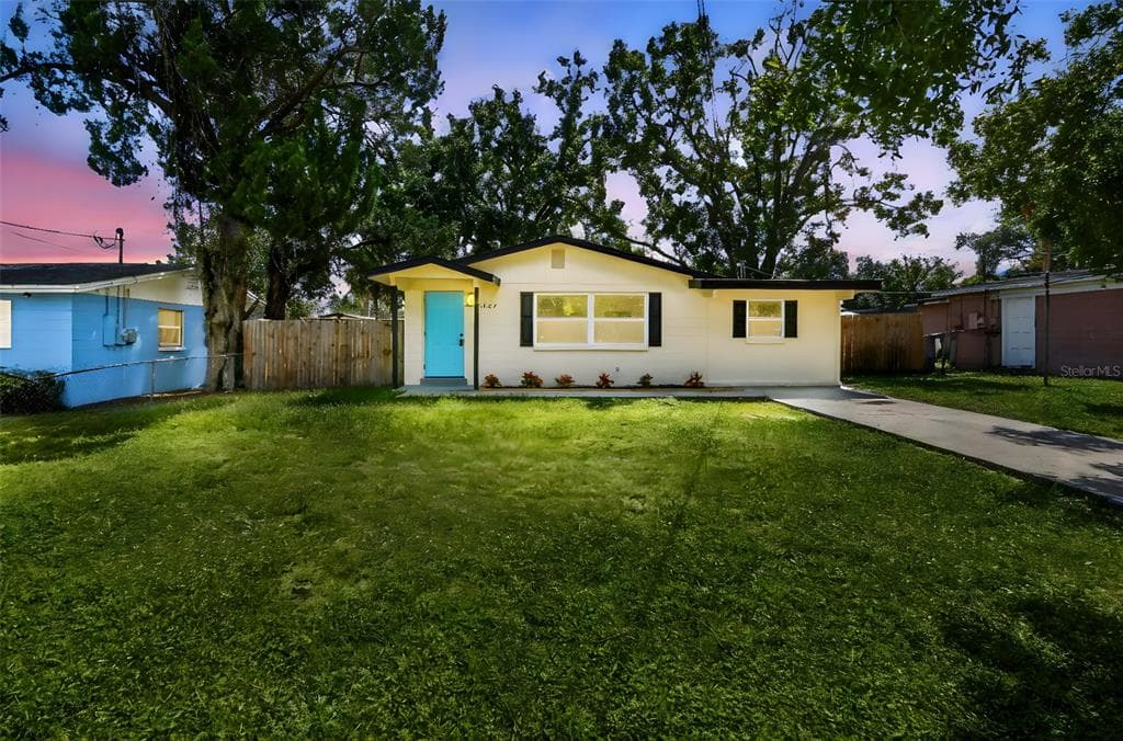 4207 E PARIS STREET TAMPA, FL 33610