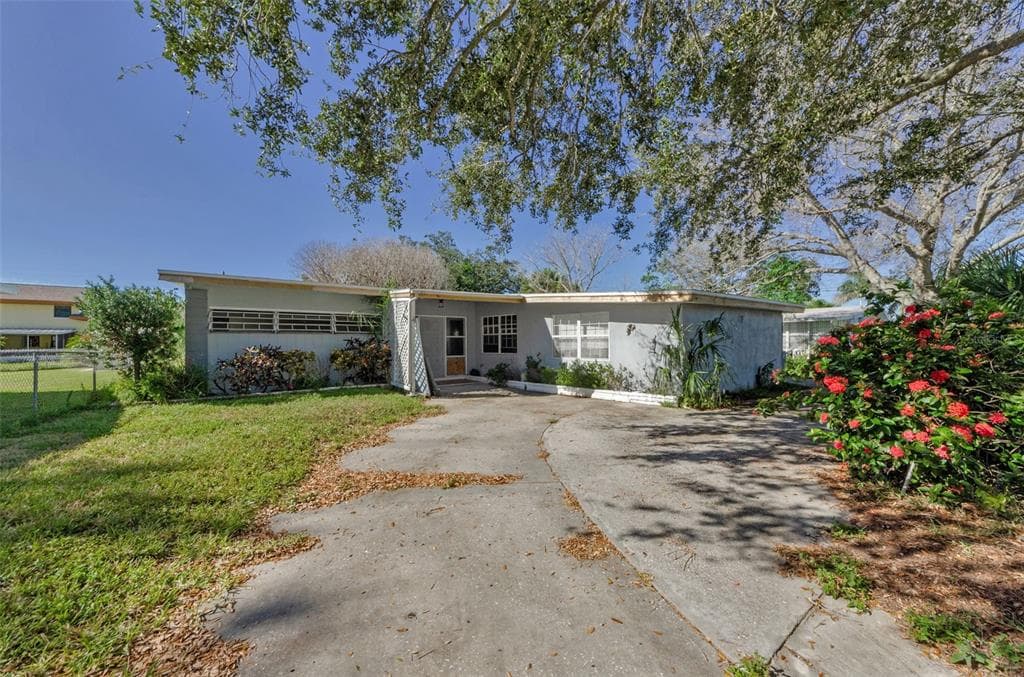 85 NEW JERSEY DRIVE DUNEDIN, FL 34698