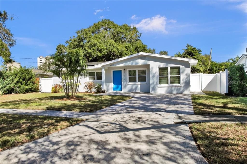 4733 W IOWA AVENUE TAMPA, FL 33616