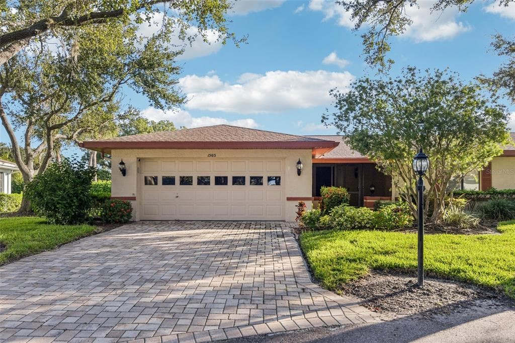 1503 LAUGHTON PLACE UNIT 206 SUN CITY CENTER, FL 33573