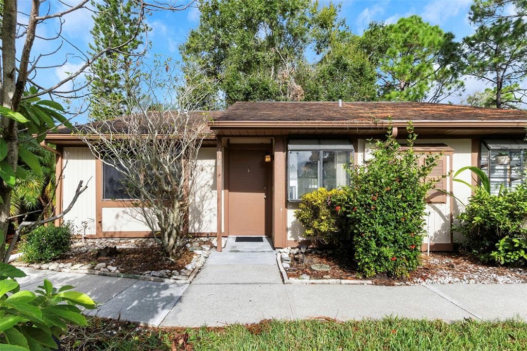 118 EDGEWOOD COURT OLDSMAR, FL 34677