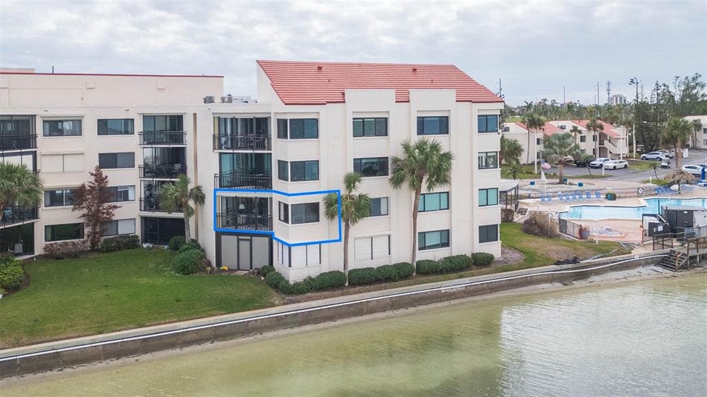 5633 PUERTA DEL SOL BOULEVARD S UNIT 203 ST PETERSBURG, FL 33715