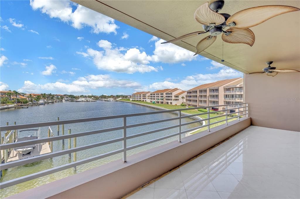 2775 KIPPS COLONY DRIVE S UNIT 204 ST PETERSBURG, FL 33707