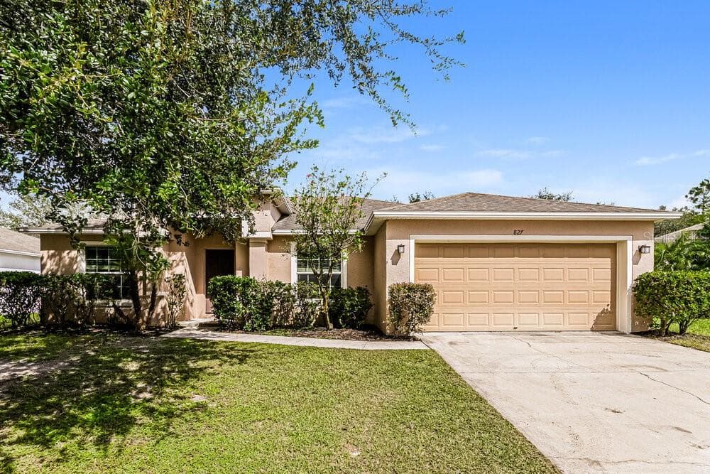827 AUBURN PRESERVE BOULEVARD AUBURNDALE, FL 33823
