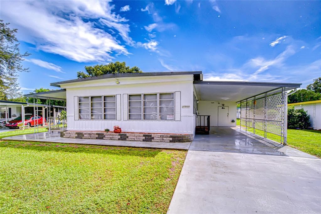 37930 DATE PALM DRIVE ZEPHYRHILLS, FL 33542