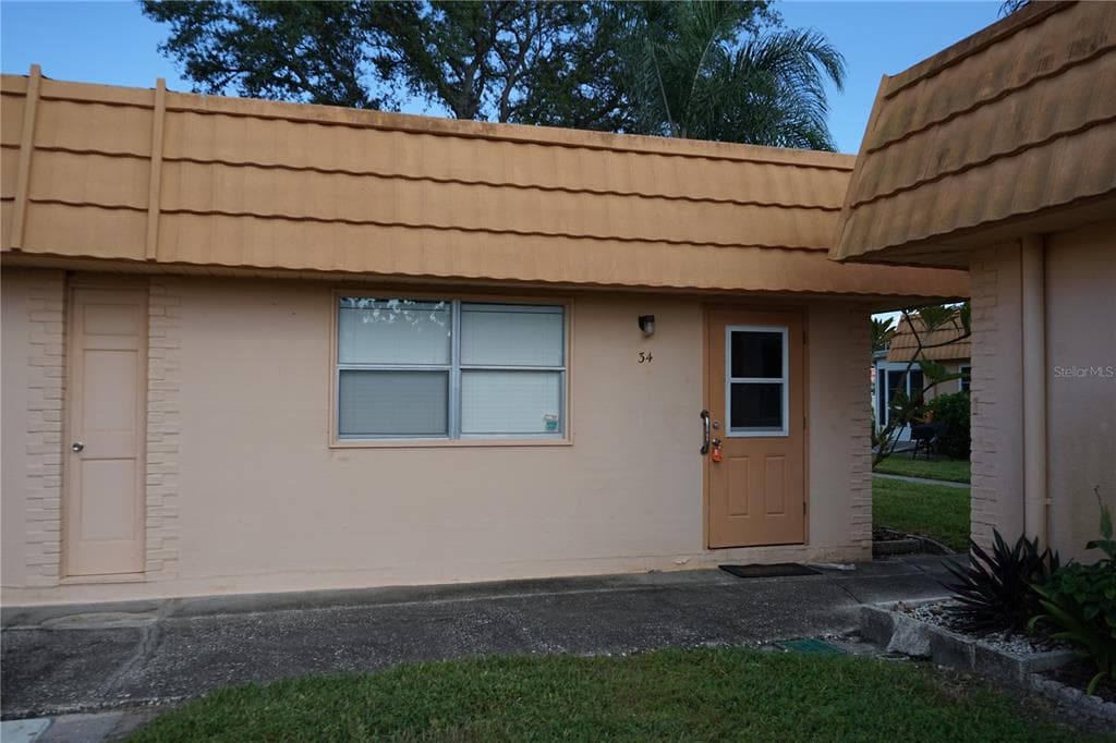 1801 BEDFORD LANE UNIT 34 SUN CITY CENTER, FL 33573