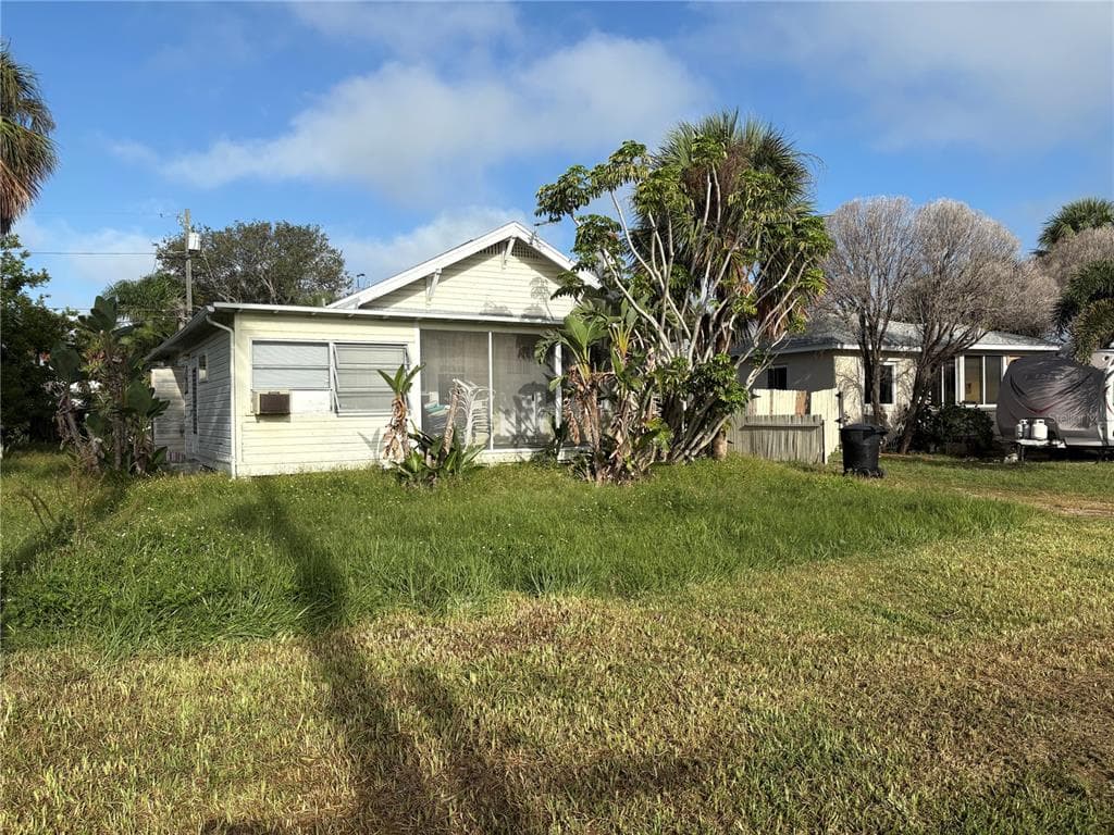 946 LANTANA AVENUE CLEARWATER BEACH, FL 33767
