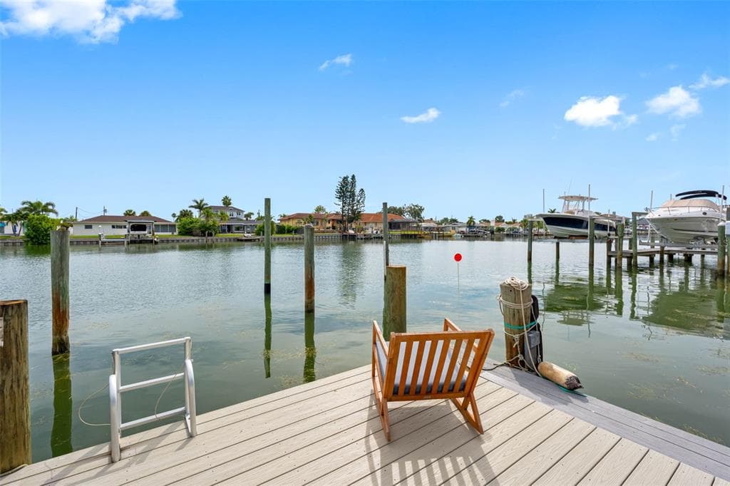 311 ISLAND WAY UNIT 104 CLEARWATER BEACH, FL 33767