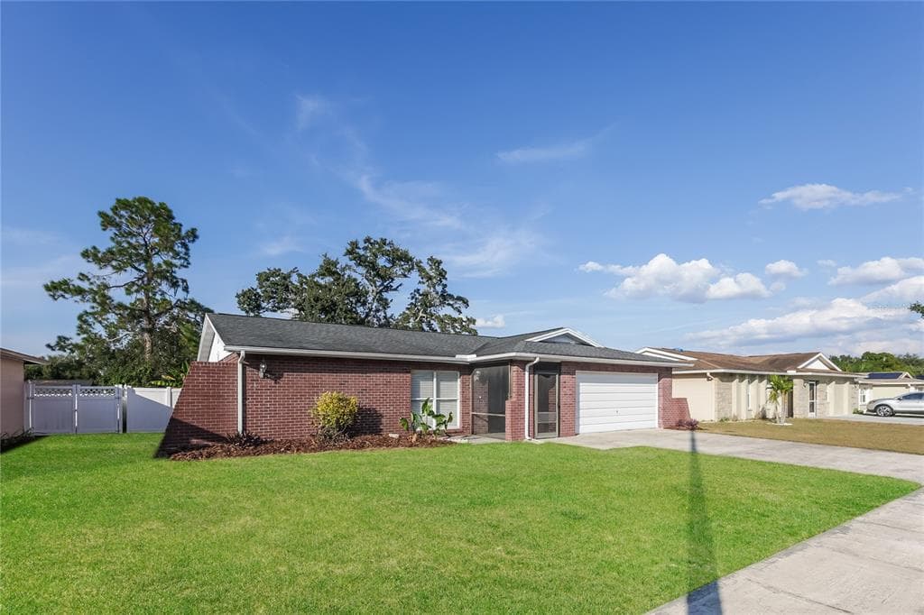 2216 VALLEYBROOK AVENUE VALRICO, FL 33594