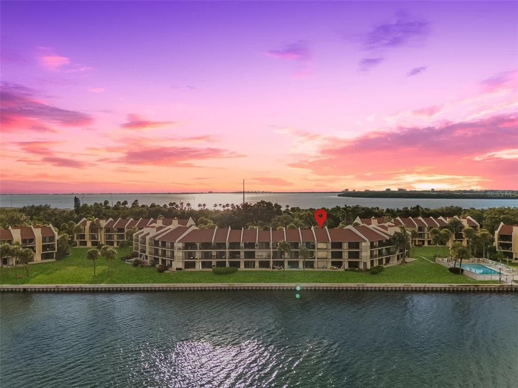 7520 SUNSHINE SKYWAY LANE S UNIT 210 ST PETERSBURG, FL 33711