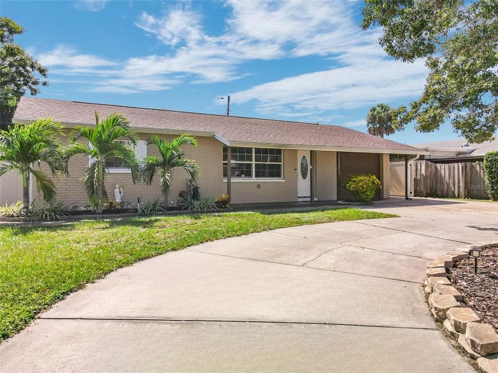11210 102ND TERRACE SEMINOLE, FL 33778
