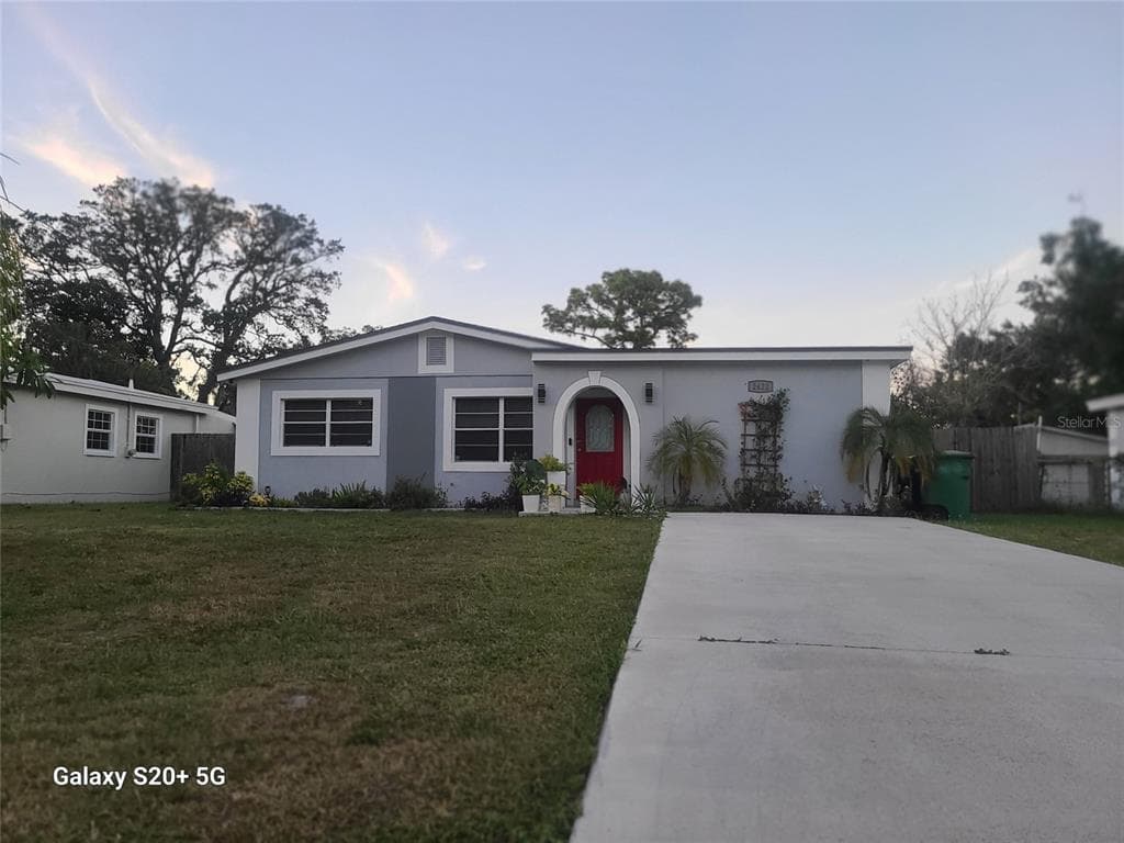 2422 N RAMONA CIRCLE TAMPA, FL 33612