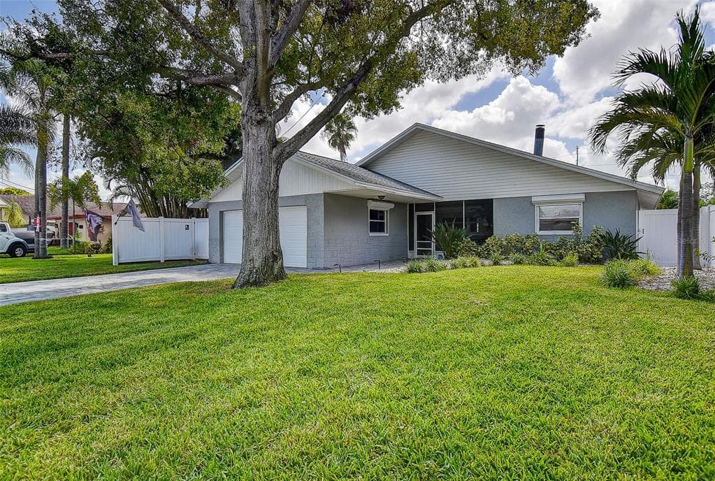 9084 76TH AVENUE SEMINOLE, FL 33777
