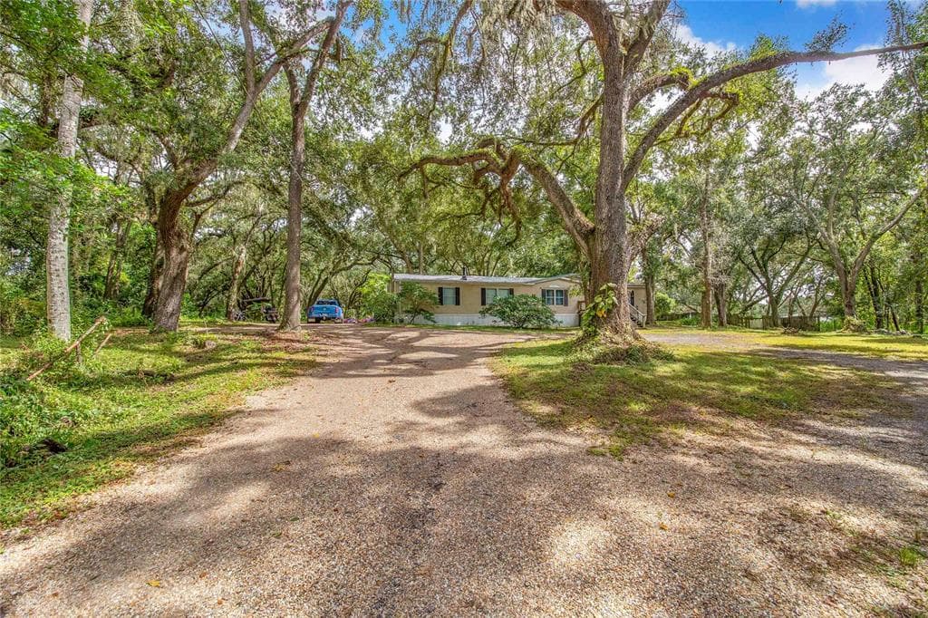 2852 TOM BREWER LANE PLANT CITY, FL 33566