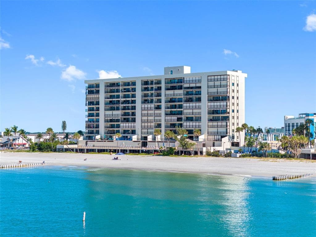 15000 GULF BLVD UNIT 408 MADEIRA BEACH, FL 33708