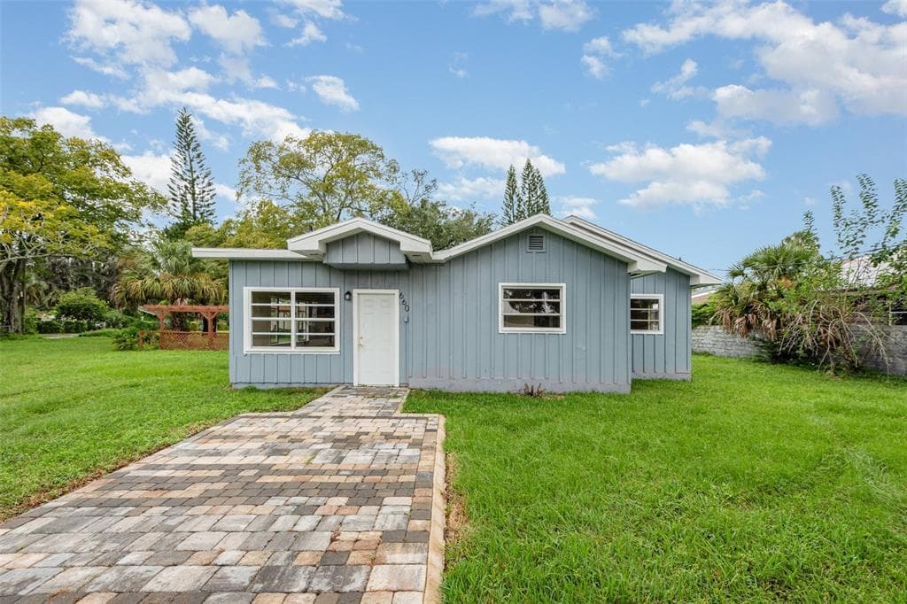 660 6TH ST DAYTONA BEACH, FL 32117