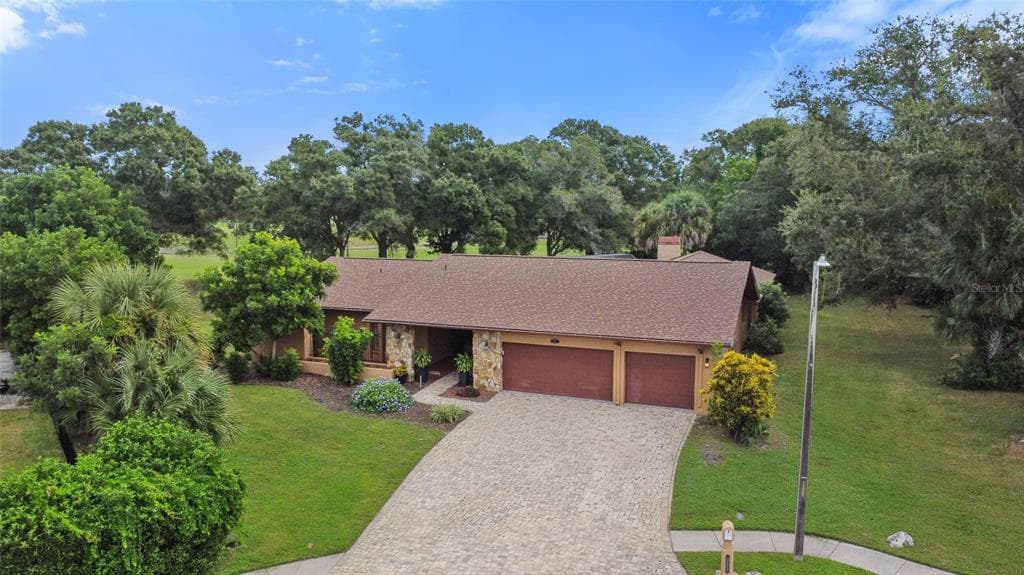 2674 CONCORDE COURT CLEARWATER, FL 33761