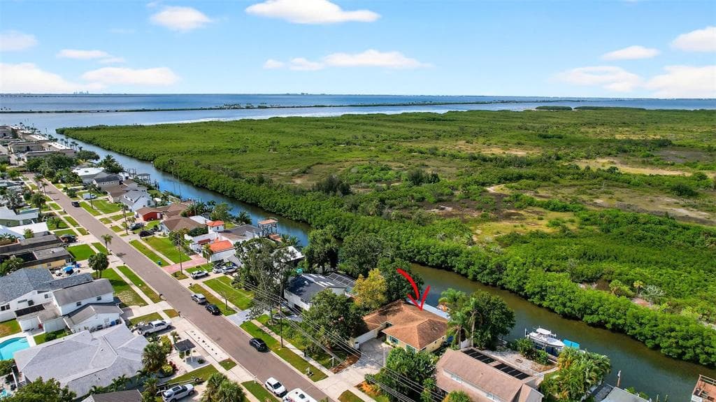 4624 BAY CREST DRIVE TAMPA, FL 33615