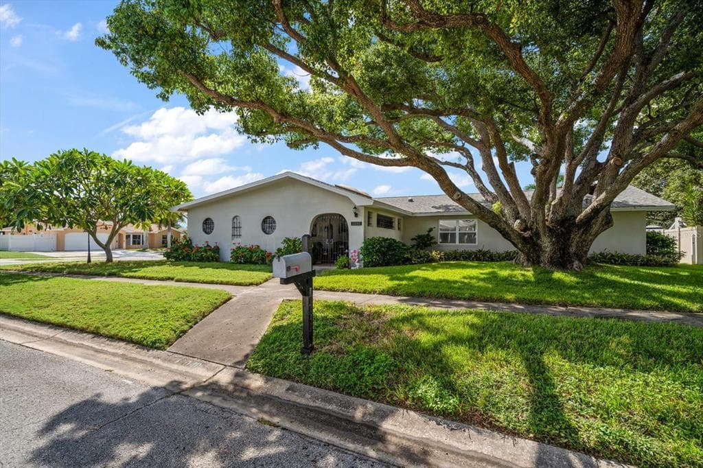 11040 141ST WAY LARGO, FL 33774