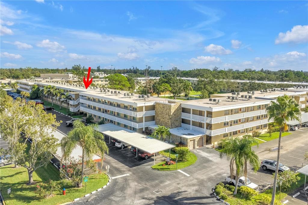 4915 BAY STREET NE UNIT 222 ST PETERSBURG, FL 33703