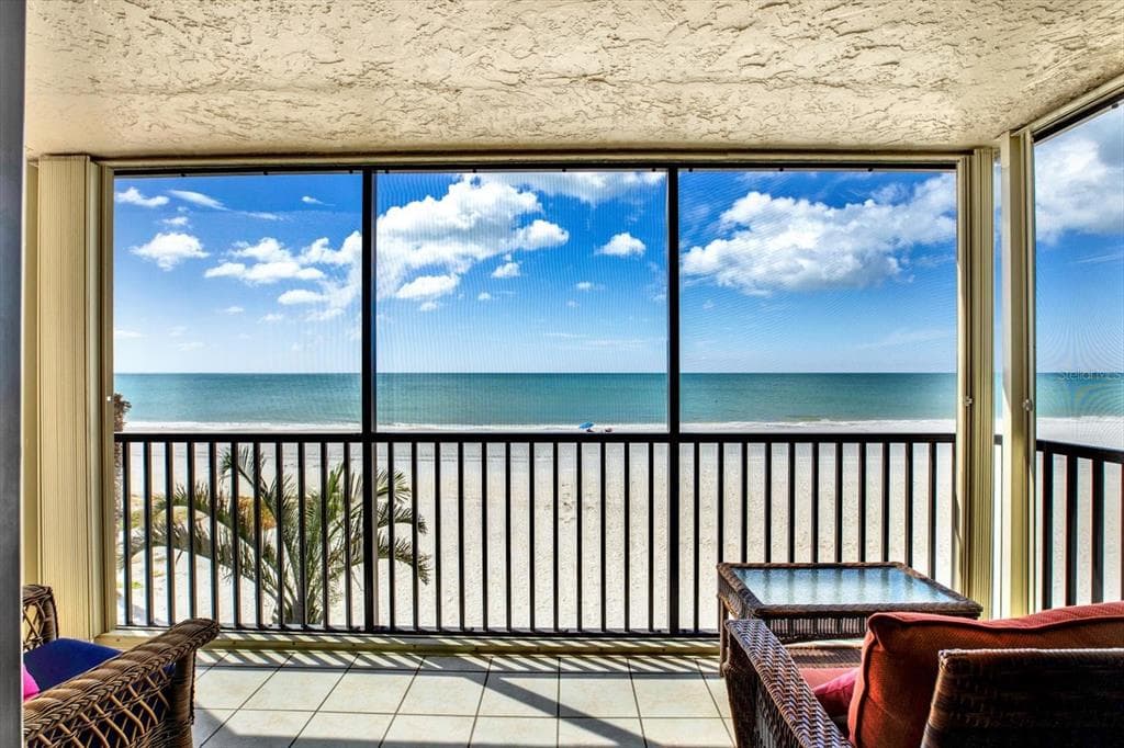18304 GULF BOULEVARD UNIT 219 REDINGTON SHORES, FL 33708