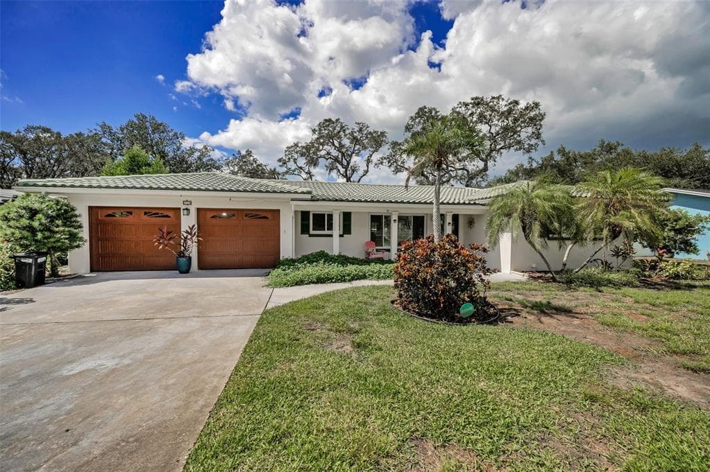 308 CRESTWOOD LANE LARGO, FL 33770