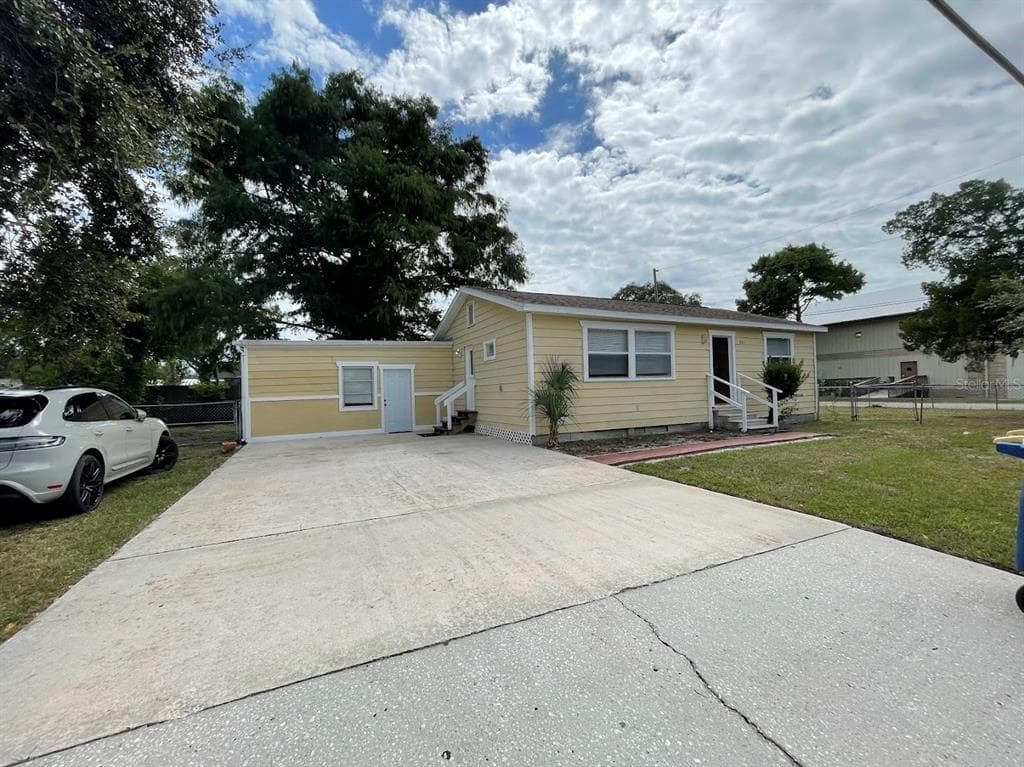 901 WOODLAWN STREET CLEARWATER, FL 33756