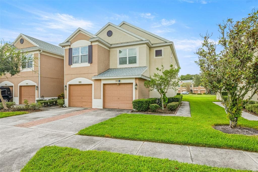 26628 CASTLEVIEW WAY WESLEY CHAPEL, FL 33544