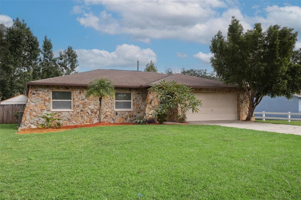 3223 W LUTZ LAKE FERN ROAD LUTZ, FL 33558