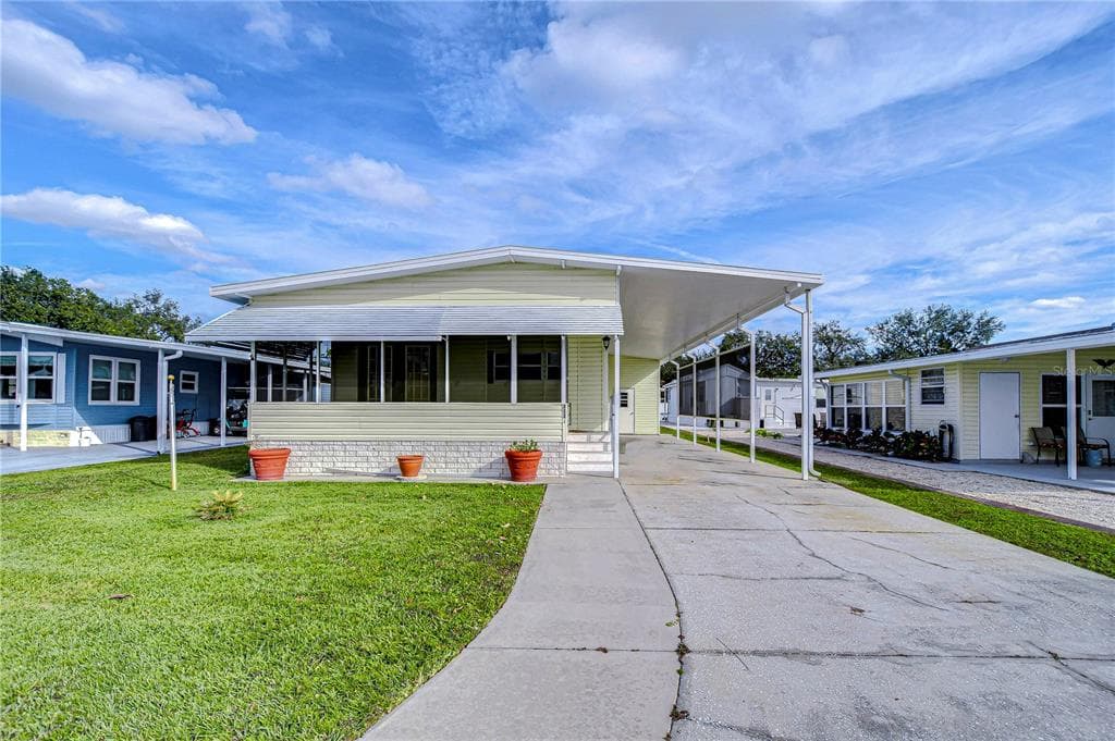 4961 BRITNI WAY ZEPHYRHILLS, FL 33541