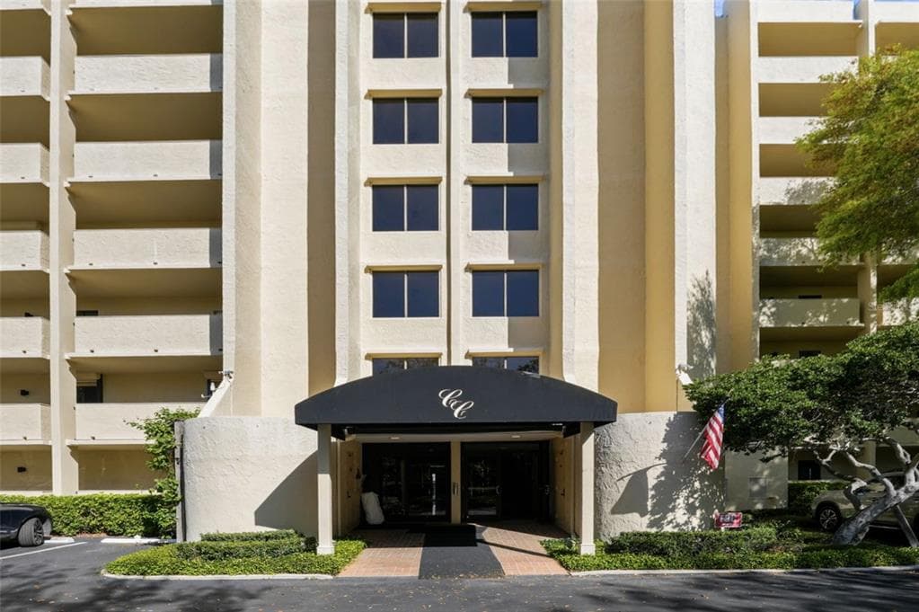 5020 BAYSHORE BOULEVARD UNIT 702 TAMPA, FL 33611