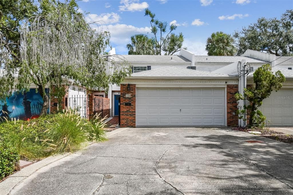 106 S LAUBER WAY TAMPA, FL 33609