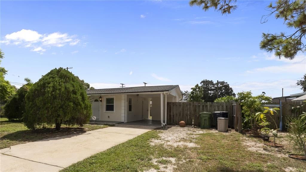 3202 W ROGERS AVENUE TAMPA, FL 33611