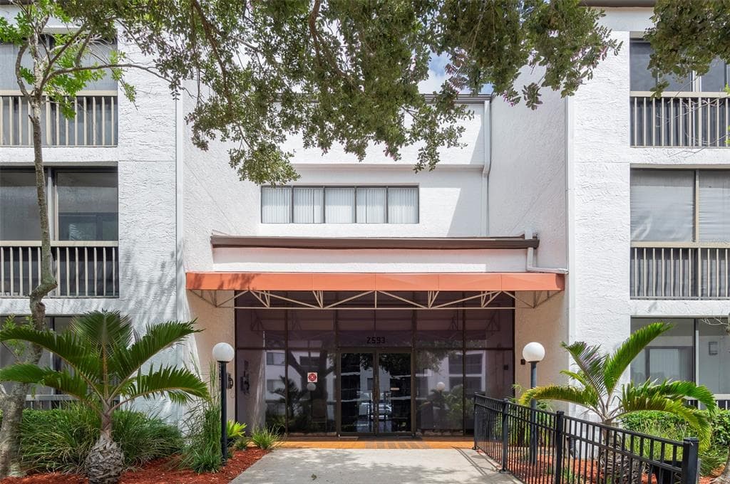 2593 COUNTRYSIDE BOULEVARD UNIT 7203 CLEARWATER, FL 33761