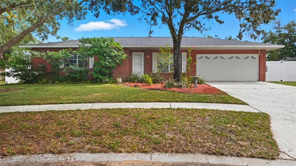 1404 SHADOW CREEK PLACE BRANDON, FL 33510