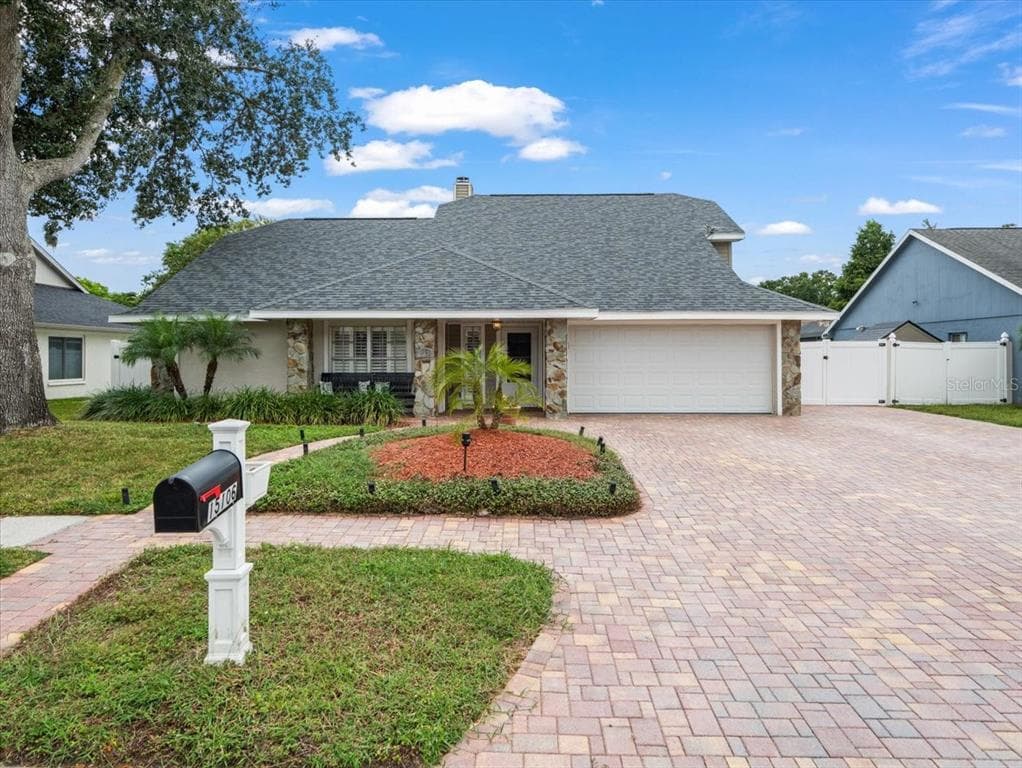 15106 NIGHTHAWK DRIVE TAMPA, FL 33625