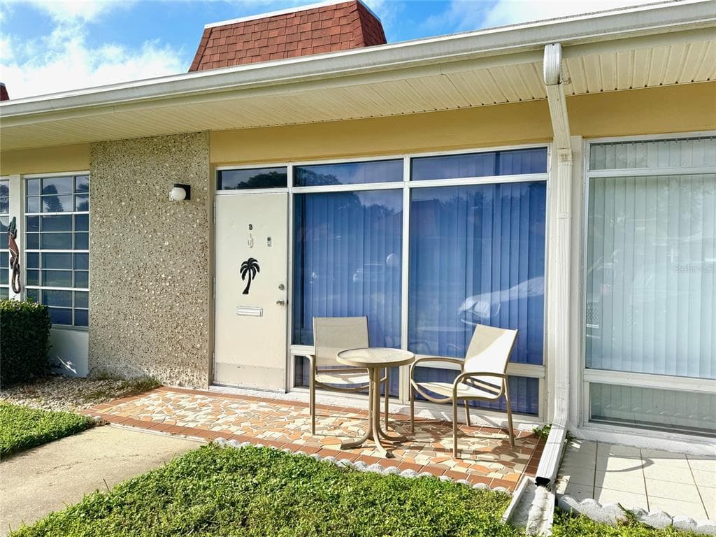 4367 TAHITIAN GARDENS CIRCLE UNIT B HOLIDAY, FL 34691
