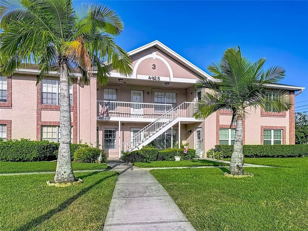 4925 MYRTLE OAK DRIVE UNIT 26 NEW PORT RICHEY, FL 34653