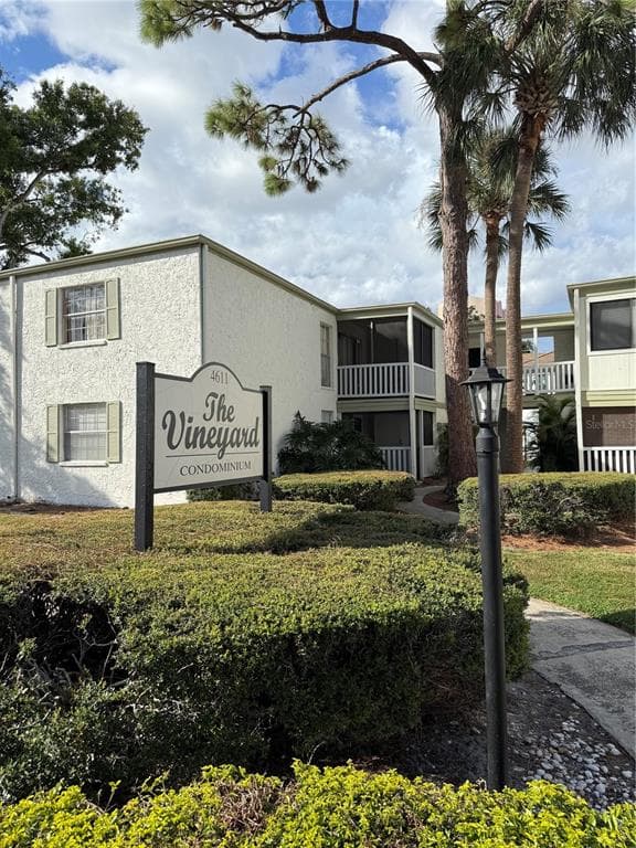 4611 W NORTH B STREET UNIT 117 TAMPA, FL 33609