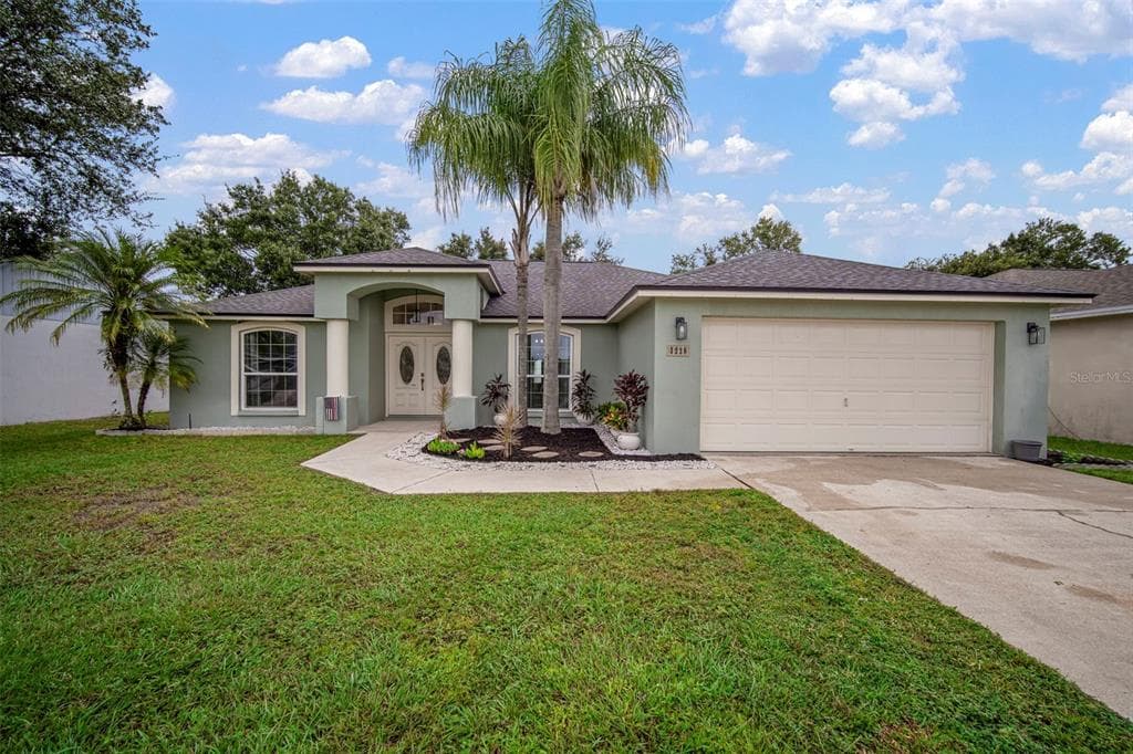 3228 MERLOT DRIVE LAKELAND, FL 33811