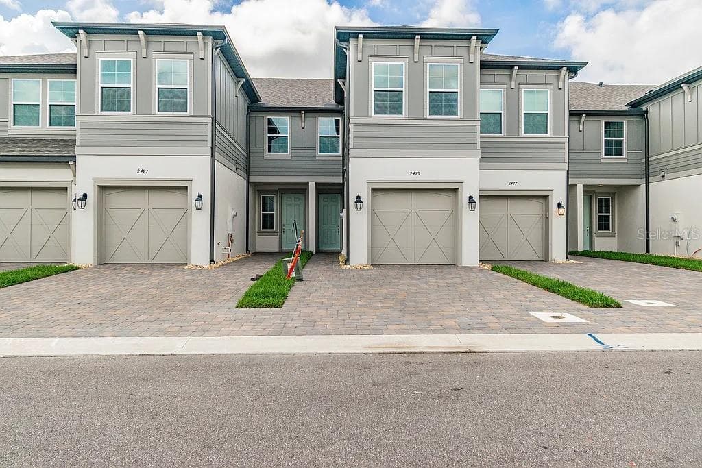 2479 FOGGY CREEK CIRCLE CLEARWATER, FL 33764