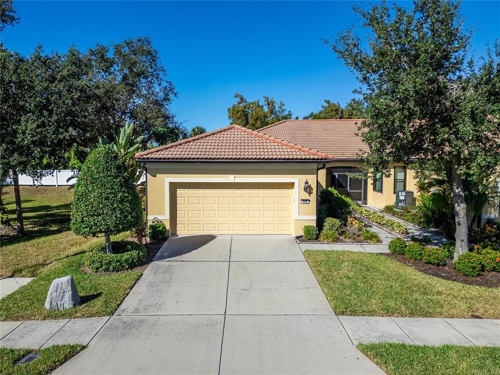 420 CEDAR FALLS DRIVE APOLLO BEACH, FL 33572